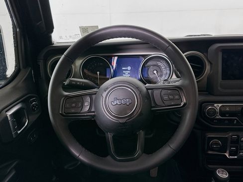 Used 2023 Jeep Wrangler Unlimited w/ Convenience Group image 17