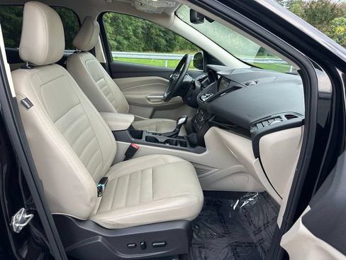 Used 2019 Ford Escape Titanium FWD image 17