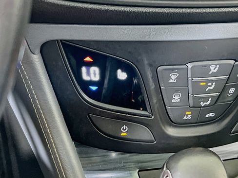 Used 2020 Buick Envision Essence AWD/4WD image 19
