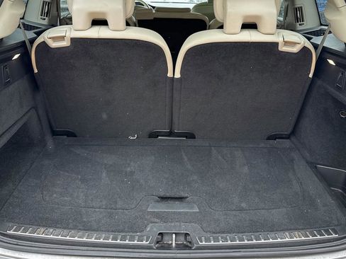 Used 2017 Volvo XC90 T6 Momentum w/ Vision Package image 8