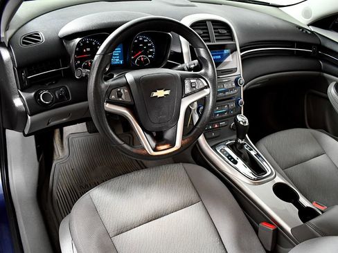 Used 2013 Chevrolet Malibu LS image 17