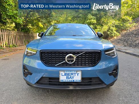 Used 2024 Volvo XC40 B5 Ultimate w/ Protection Package Premier AWD/4WD image 2