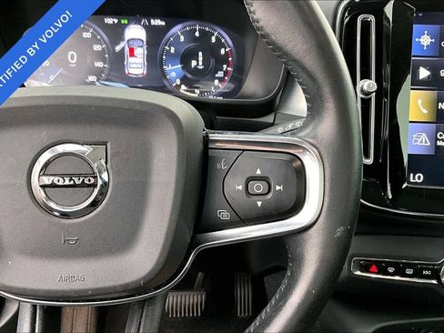 Used 2021 Volvo XC40 T4 Momentum w/ Protection Package Premier FWD image 22