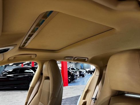 Used 2015 Porsche Panamera 4 image 35