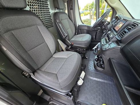 Used 2025 RAM ProMaster 2500 w/ Convenience Group FWD image 10