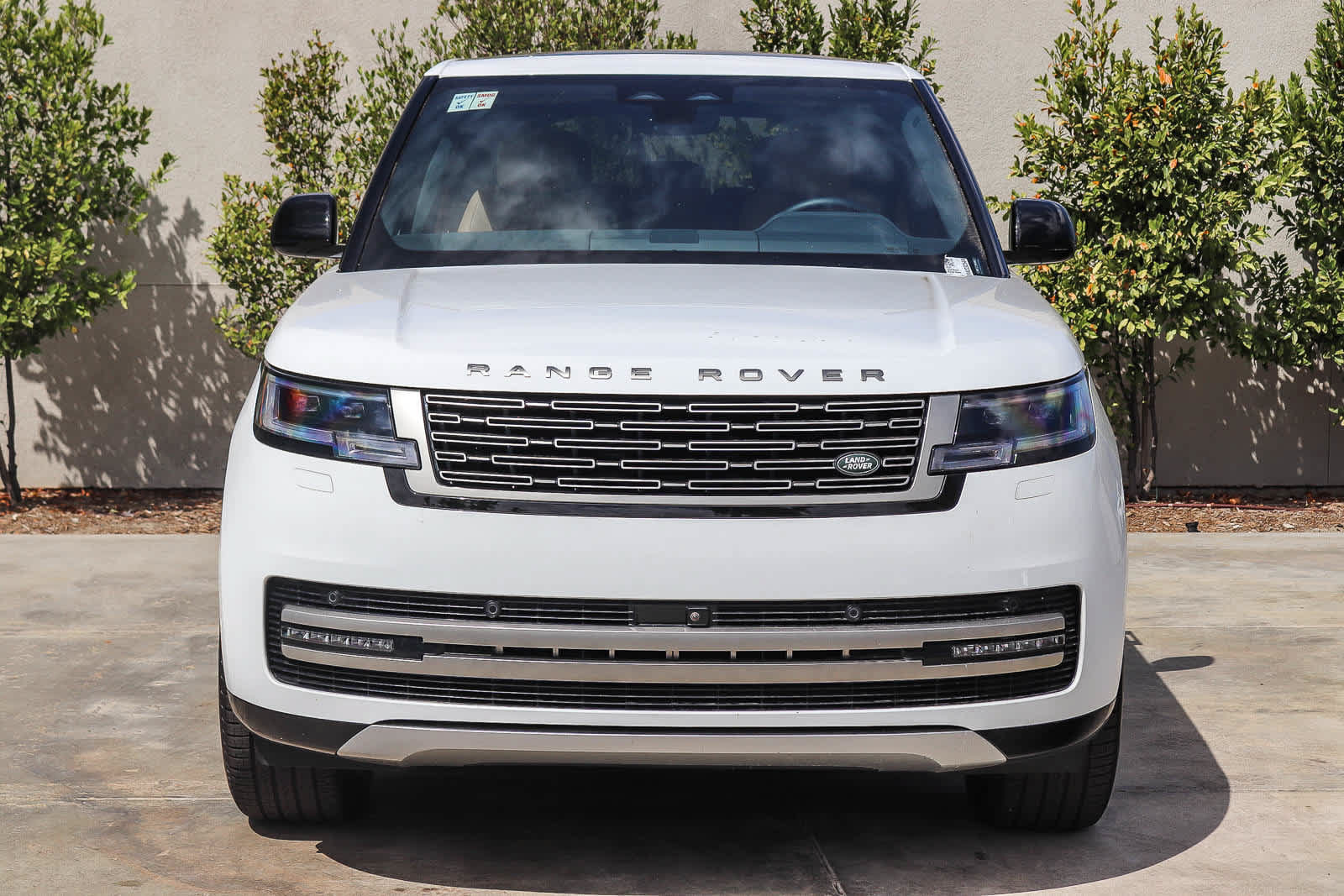 Certified 2026 Land Rover Range Rover SE AWD/4WD image 2