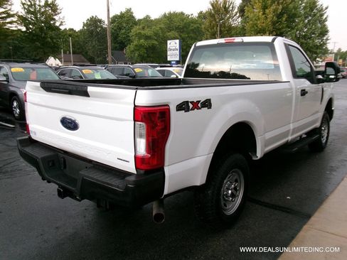 Used 2017 Ford F250 XL w/ Power Equipment Group AWD/4WD image 3