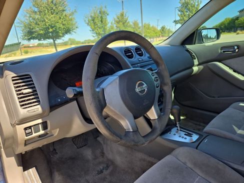Used 2009 Nissan Altima 2.5 S FWD image 2