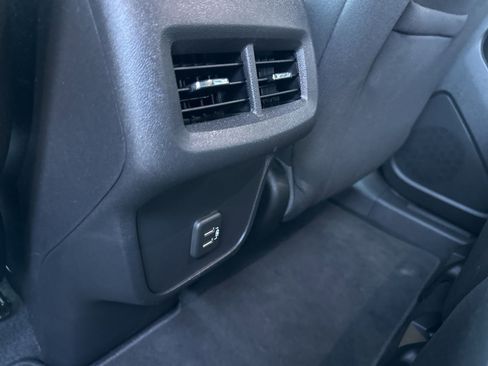 Used 2021 Chevrolet Equinox LS w/ LS Convenience Package image 16