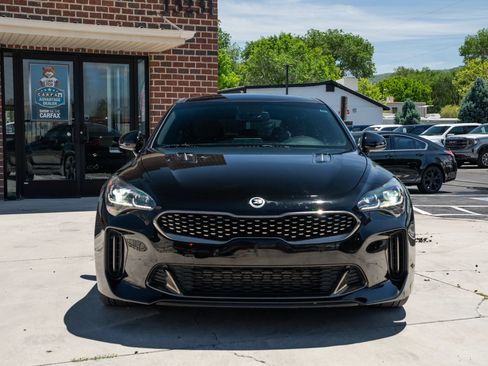 Used 2018 Kia Stinger GT1 AWD/4WD image 2