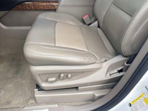 Used 2018 Chevrolet Tahoe Premier RWD image 19