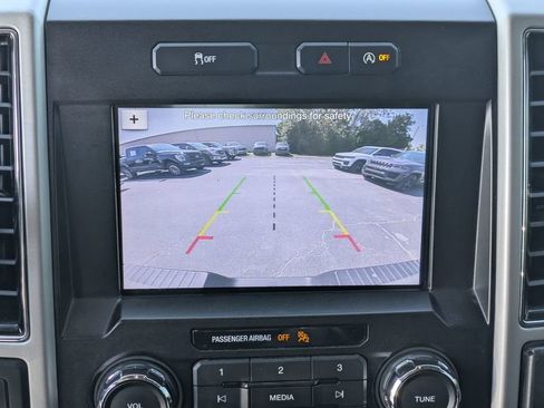 Used 2019 Ford F150 Lariat w/ Trailer Tow Package image 21