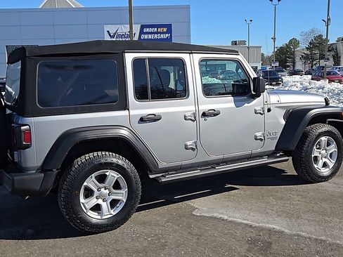 Used 2019 Jeep Wrangler Unlimited Sport S image 8