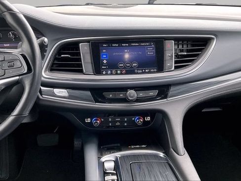 Used 2023 Buick Enclave Essence FWD image 9
