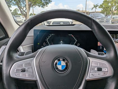 Used 2025 BMW X7 xDrive40i AWD/4WD image 30