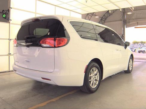 Used 2024 Chrysler Voyager LX image 11