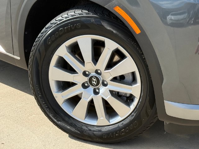 Used 2025 Hyundai Palisade SEL FWD image 2