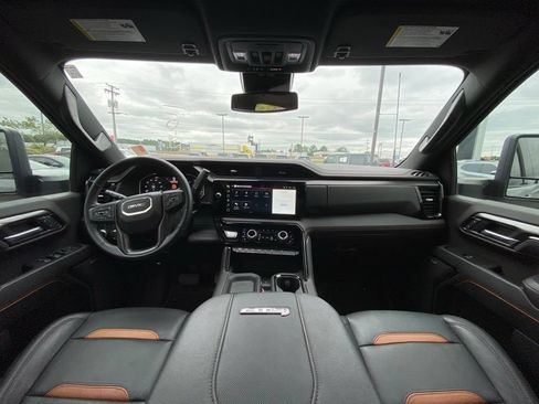 Used 2025 GMC Sierra 2500 AT4 AWD/4WD image 28
