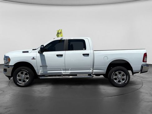 Used 2024 RAM 2500 Big Horn w/ Off Road Package AWD/4WD image 6