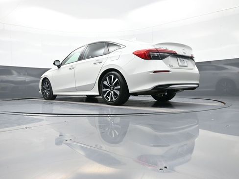 Certified 2024 Honda Civic EX image 30