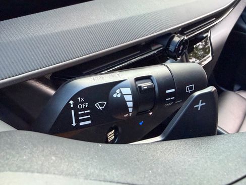 Certified 2025 Nissan Murano SV FWD image 29