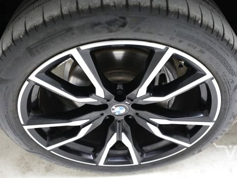 Used 2020 BMW X7 xDrive40i w/ M Sport Package AWD/4WD image 31