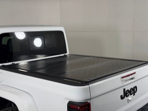Certified 2021 Jeep Gladiator Overland image 16