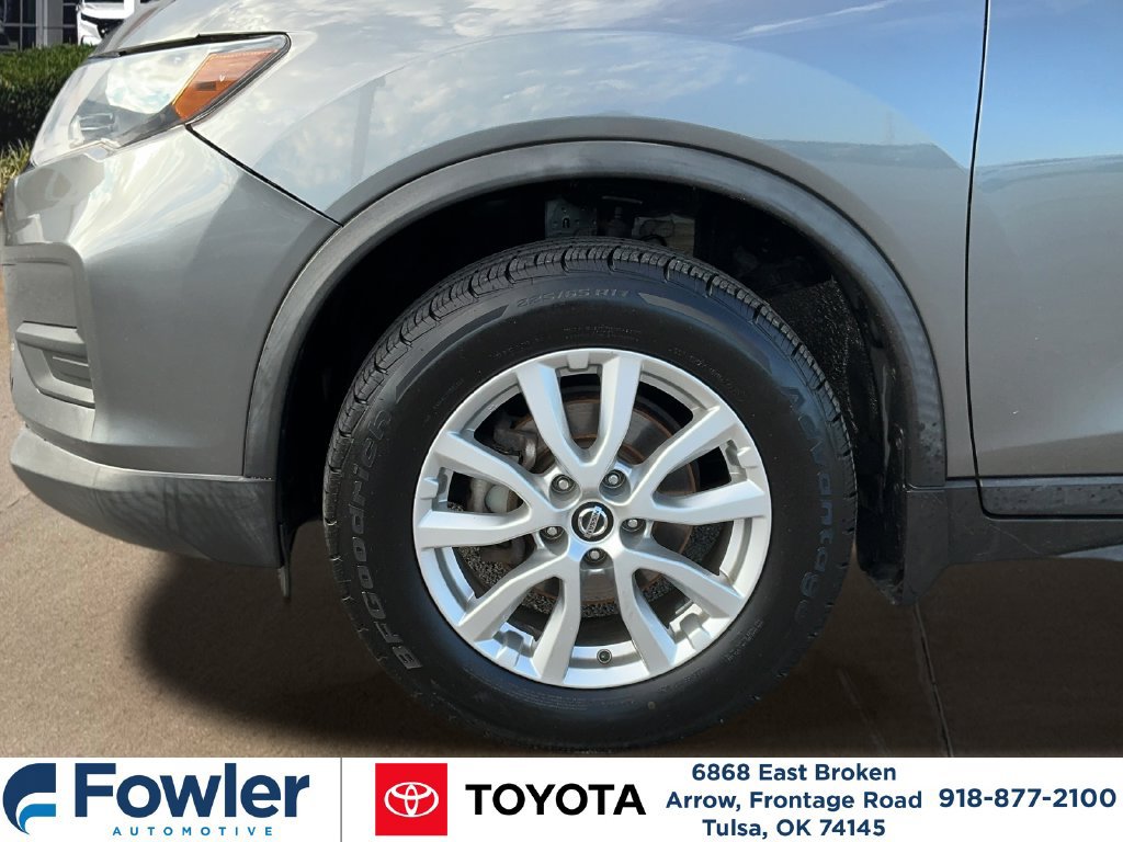 Used 2018 Nissan Rogue SV w/ Premium Package AWD/4WD image 28