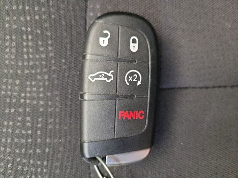 Used 2015 Chrysler 200 Limited FWD image 32