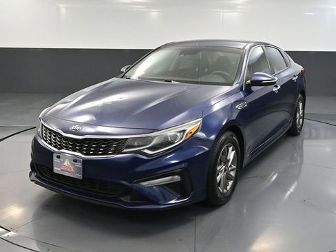 Used 2020 Kia Optima LX image 11