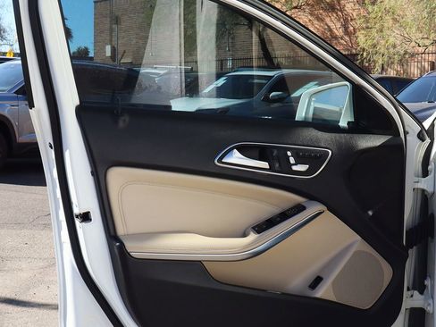 Used 2020 Mercedes-Benz GLA 250 image 35