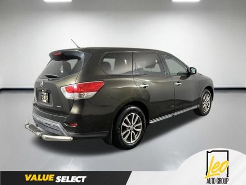 Used 2015 Nissan Pathfinder S AWD/4WD image 6