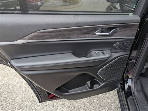 New 2025 Jeep Grand Cherokee L Limited w/ Luxury Tech Group II image 25