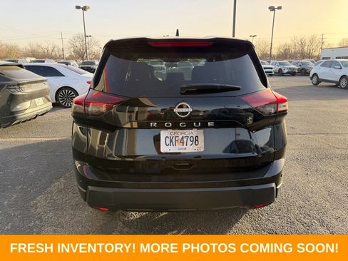 Used 2024 Nissan Rogue S image 5