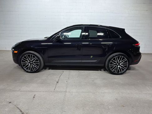 Certified 2026 Porsche Macan AWD/4WD image 2
