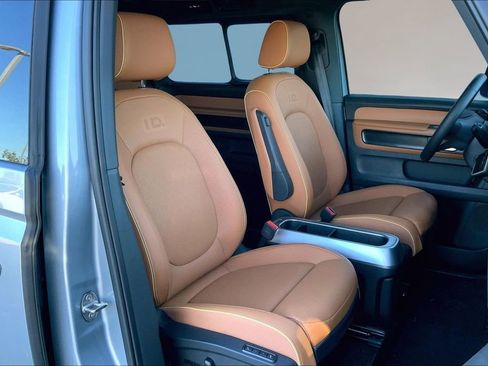 New 2025 Volkswagen ID. Buzz Pro S Plus RWD image 11