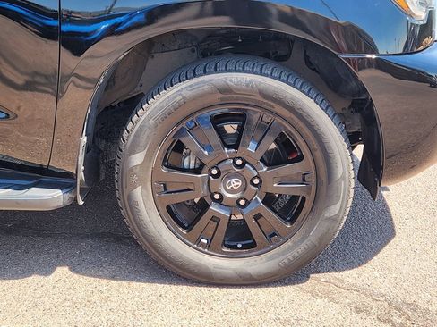 Used 2018 Toyota Sequoia TRD Sport AWD/4WD image 30