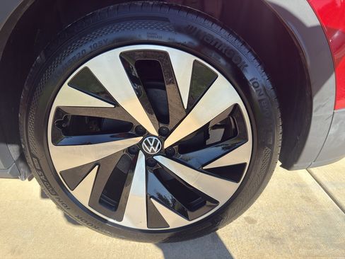 Used 2021 Volkswagen ID.4 Pro S w/ Gradient Package image 17