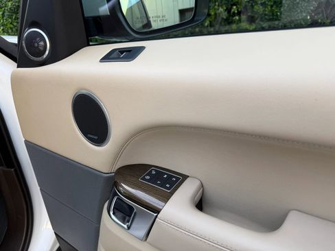 Used 2017 Land Rover Range Rover Sport HSE image 20