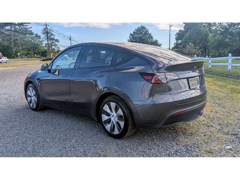 Used 2021 Tesla Model Y Long Range image 5