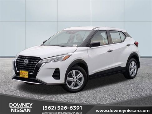 Certified 2025 Nissan Kicks Play S image 1