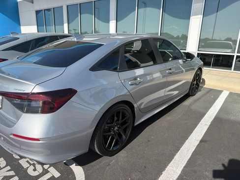 Used 2025 Honda Civic Sport image 4