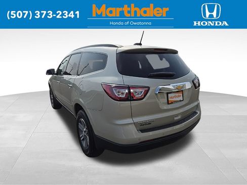 Used 2017 Chevrolet Traverse LT FWD image 3