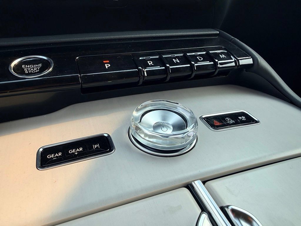 New 2027 Lincoln Navigator Premiere AWD/4WD image 17