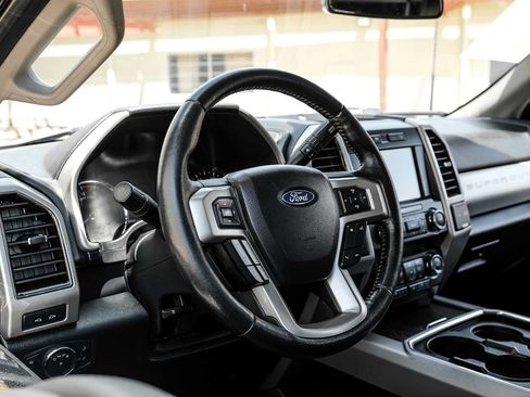 Used 2021 Ford F250 Lariat w/ Lariat Value Package AWD/4WD image 17
