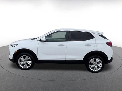 Used 2025 Buick Encore GX Preferred AWD/4WD image 10