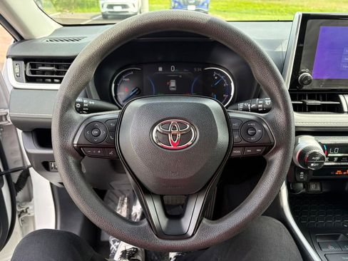Certified 2025 Toyota RAV4 XLE AWD/4WD image 17