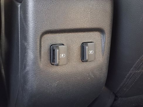 Used 2024 Nissan Kicks SR w/ SR Premium Package FWD image 22