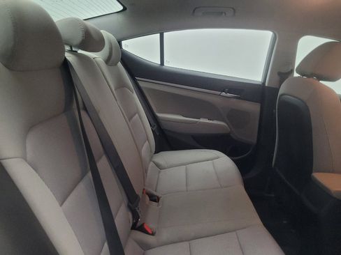 Used 2018 Hyundai Elantra SE FWD image 19