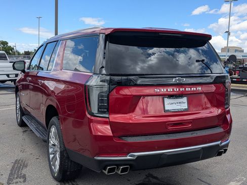 New 2025 Chevrolet Suburban High Country image 3